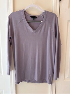 Banana Republic Lavender V-Neck Long Sleeve Pullover